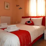 Seafront Family & Free Parking, The Cruiseflat Apartment *