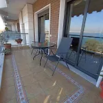 Apartment Seafront Family & Free Parking, The Cruiseflat *