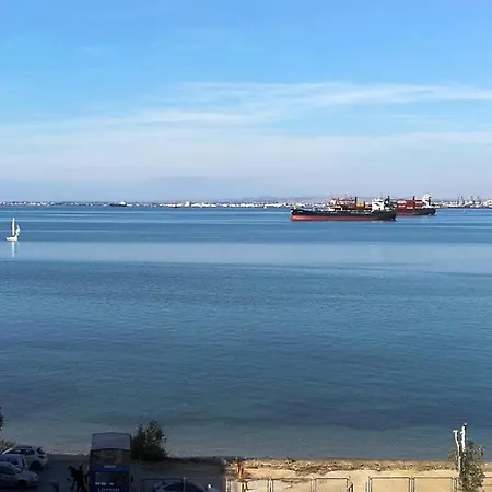 Seafront Family & Free Parking, The Cruiseflat Thessaloniki