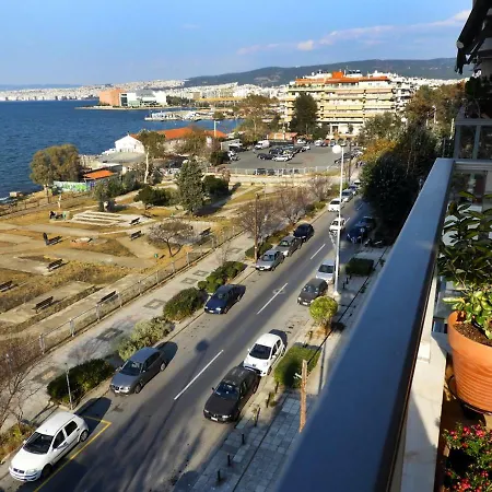 Seafront Family & Free Parking, The Cruiseflat * Tessalónica
