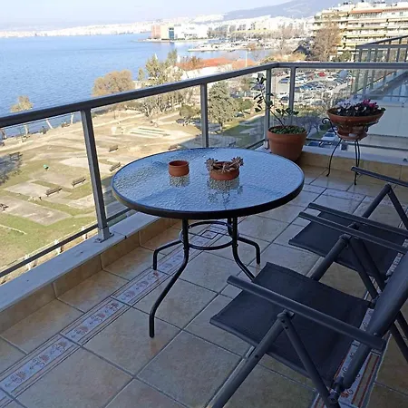 Апартаменты Beachfront Family & Free Parking, The Cruiseflat Салоники
