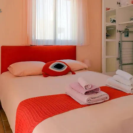 Seafront Family & Free Parking, The Cruiseflat Салоники
