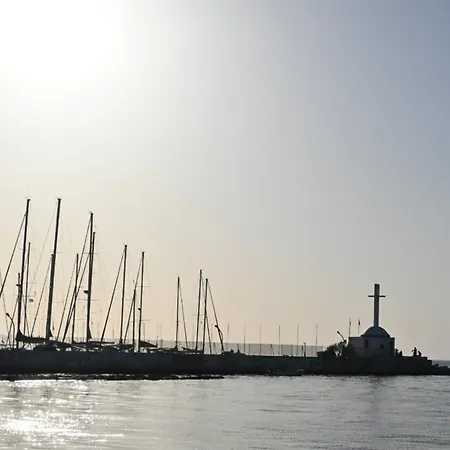 Seafront Family & Free Parking, The Cruiseflat Apartment
