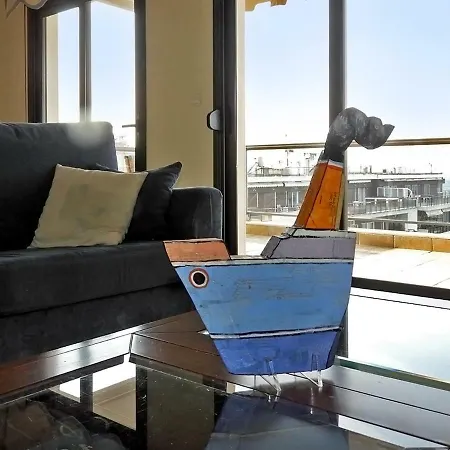 Seafront Family & Free Parking, The Cruiseflat Apartment *