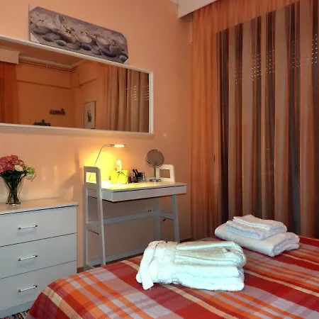 Beachfront Family & Free Parking, The Cruiseflat *