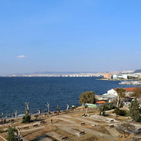 Seafront Family & Free Parking, The Cruiseflat Apartman *