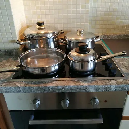 Seafront Family & Free Parking, The Cruiseflat Apartman *