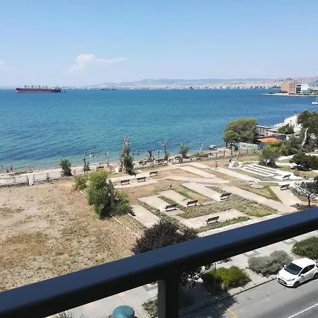 Seafront Family & Free Parking, The Cruiseflat דירה סלוניקי
